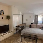 Apartment Zara アパート *