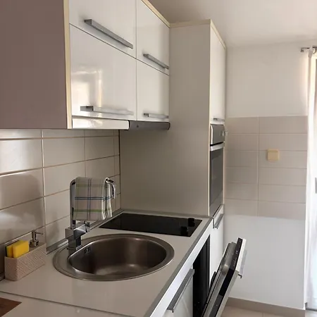 Apartment Zara 아파트 *